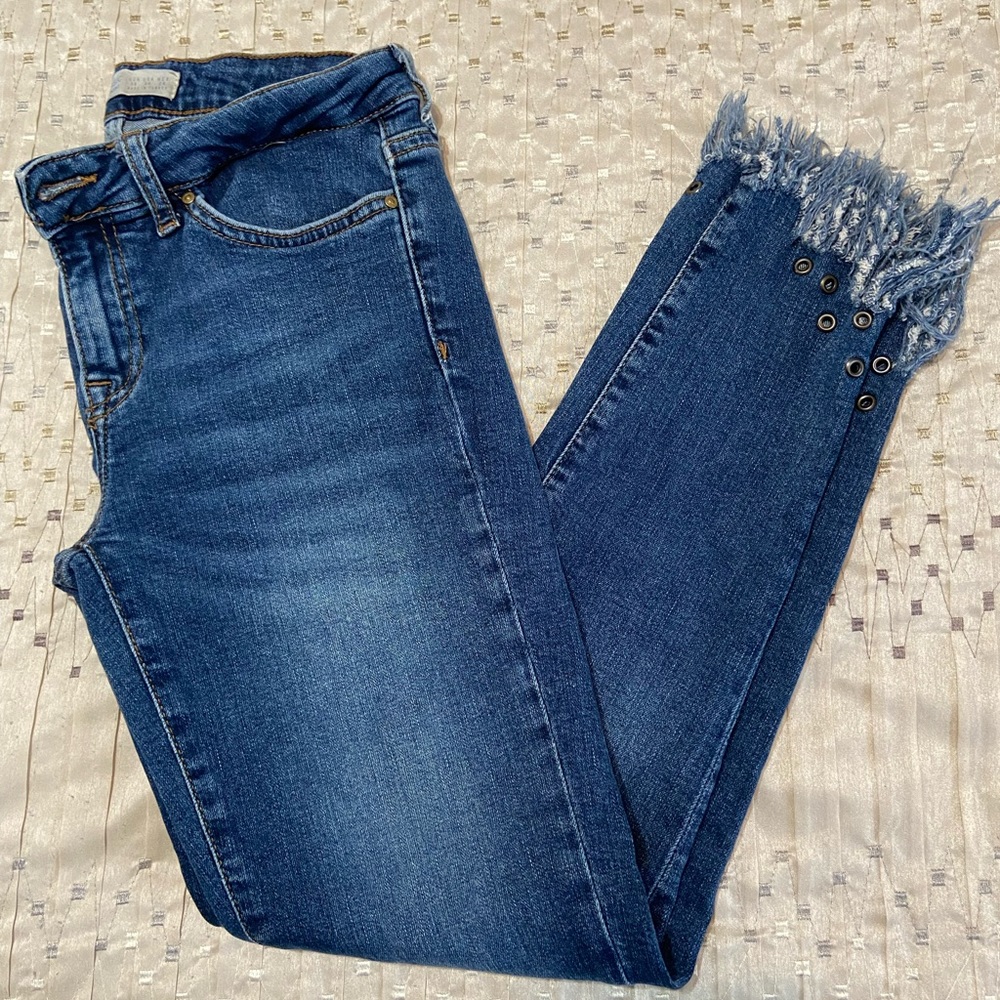 ZARA Frayed Ankle with Studded Detail Skinny Jean